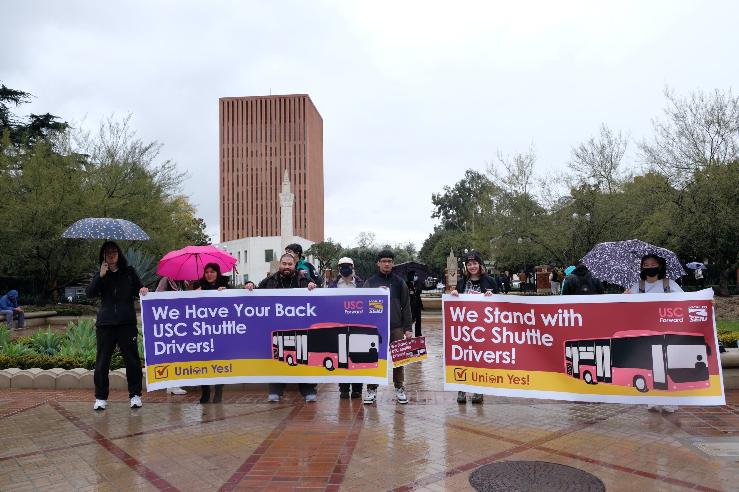 USC Students and Community Groups Show their Support for USC Shuttle