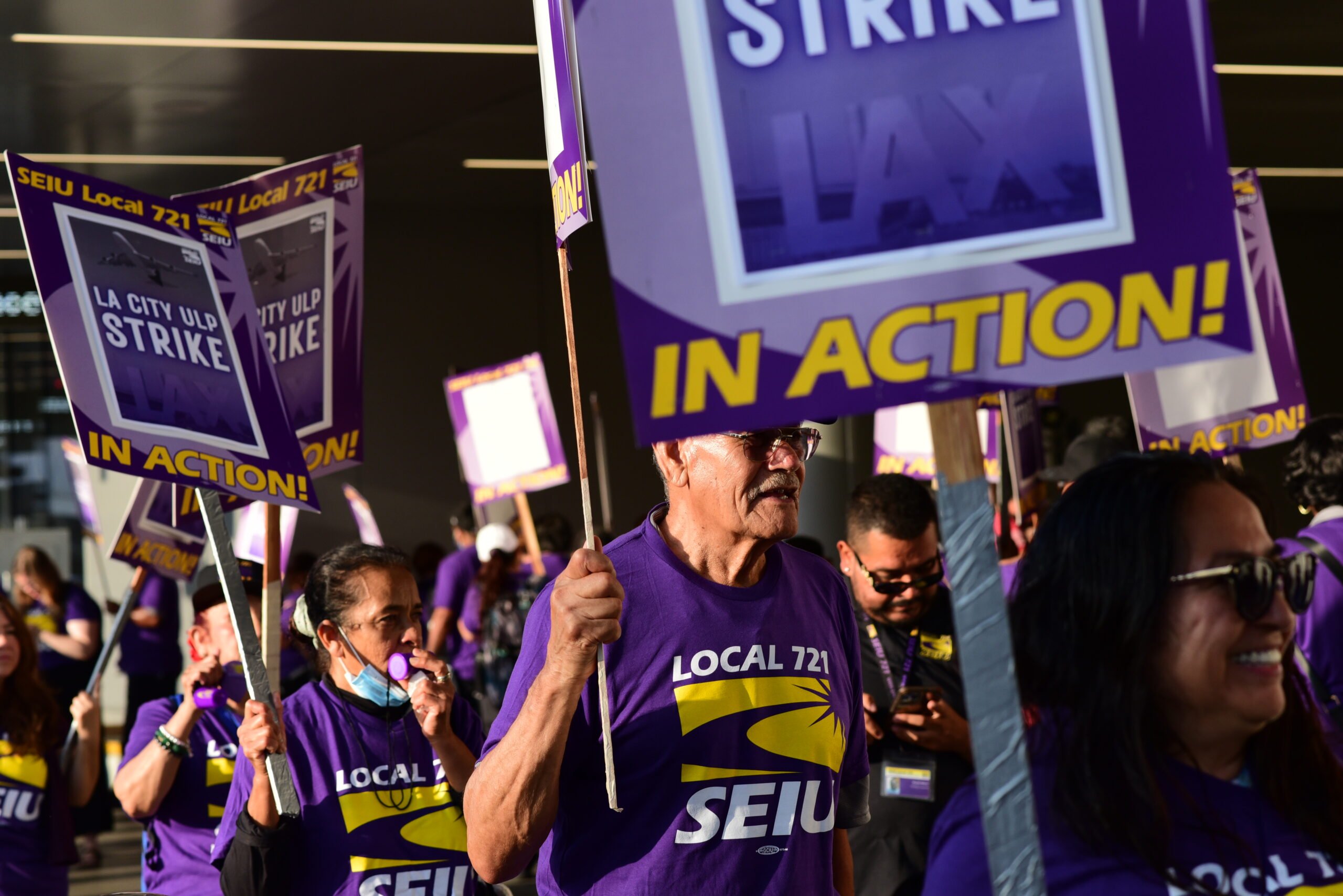 11月29日上午9点开始，我们洛杉矶市的罢工授权投票 - SEIU 721